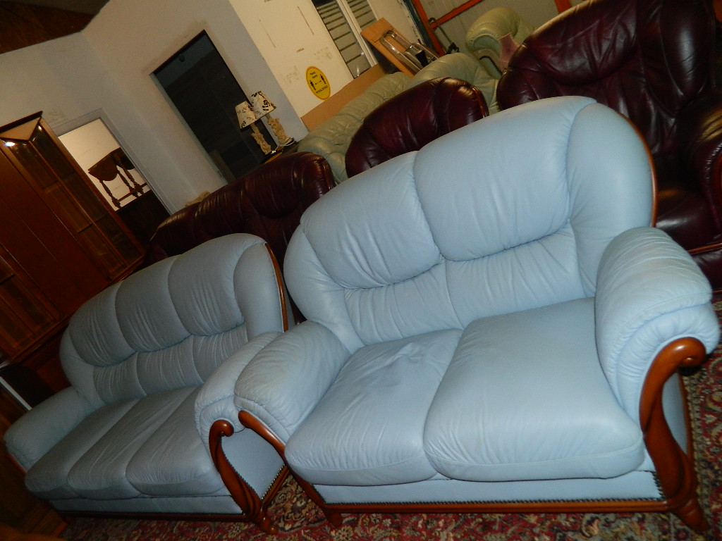 set 3 locuri si 2 locuri,culoare blue din piele naturala,lemn si tinte ;;;;