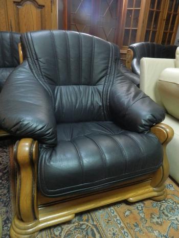 set canapele 3.2.1 piele natura;a neagra si lemn masiv\\\