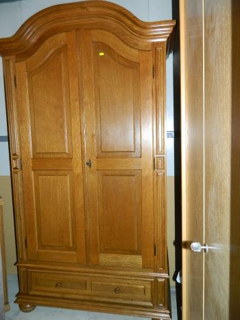 dulap stejar 2 usi.2 sertare///.